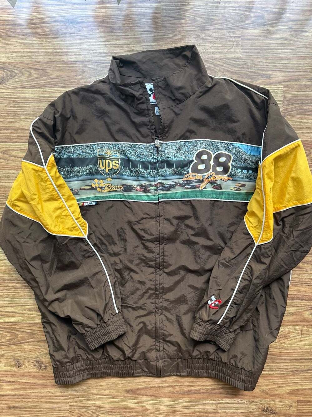 Chase Authentics Dale Jarrett #88 UPS NASCAR Windbreaker Racing Jacket